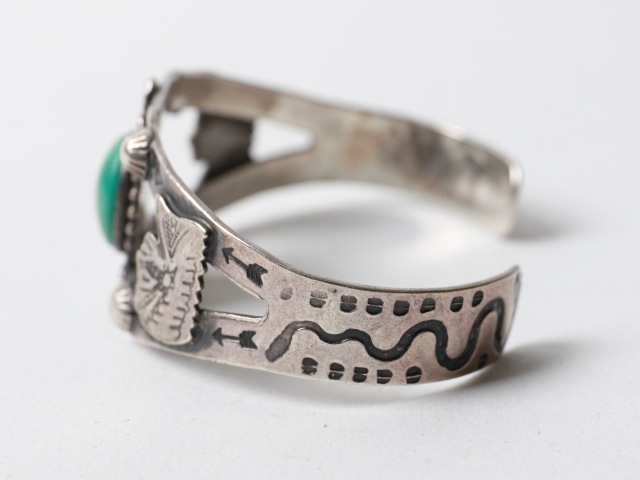 Vintage Navajo Silver Bangle Turquoise & Indian Heads