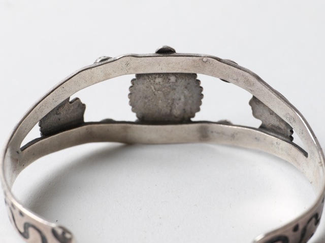 Vintage Navajo Silver Bangle Turquoise & Indian Heads