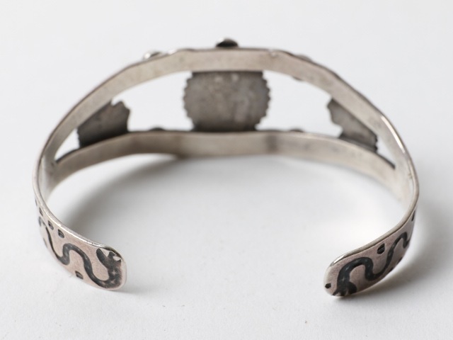 Vintage Navajo Silver Bangle Turquoise & Indian Heads