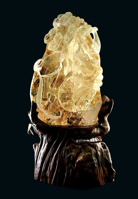 水晶龍 （う）水晶 台座付 (高さ約38cm 重さ8,205g 台座込） | グッズ