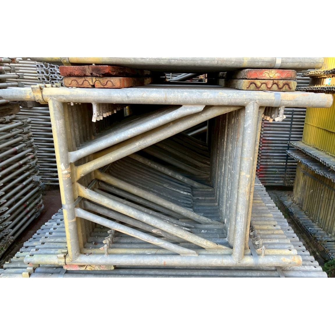 【中古品】建枠　A-609　610×914回転ピン