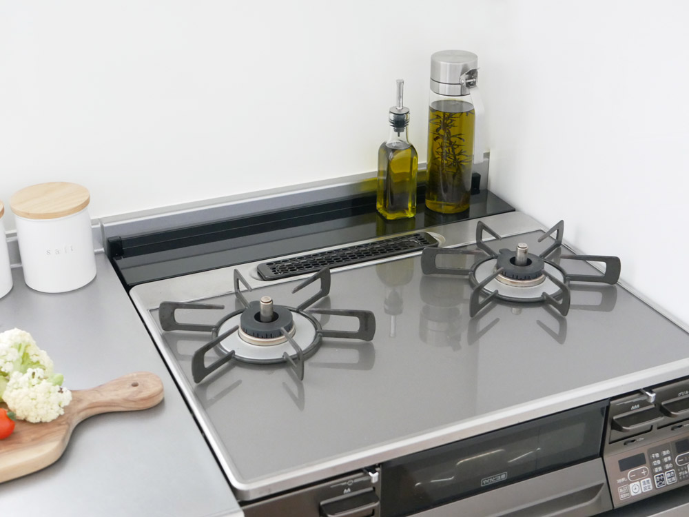 Tower タワー コンロ奥隙間ラック ブラック 公式 インテリア雑貨の総合通販 ひなたライフ アプリnew Openキャンペーン実施中