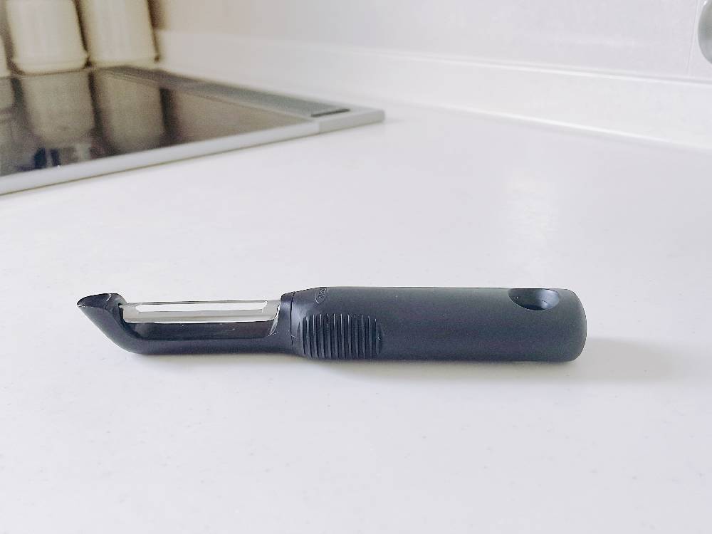 【OXO/オクソー】Good Grips タテ型ピーラー|キッチン|ITEM - ALL