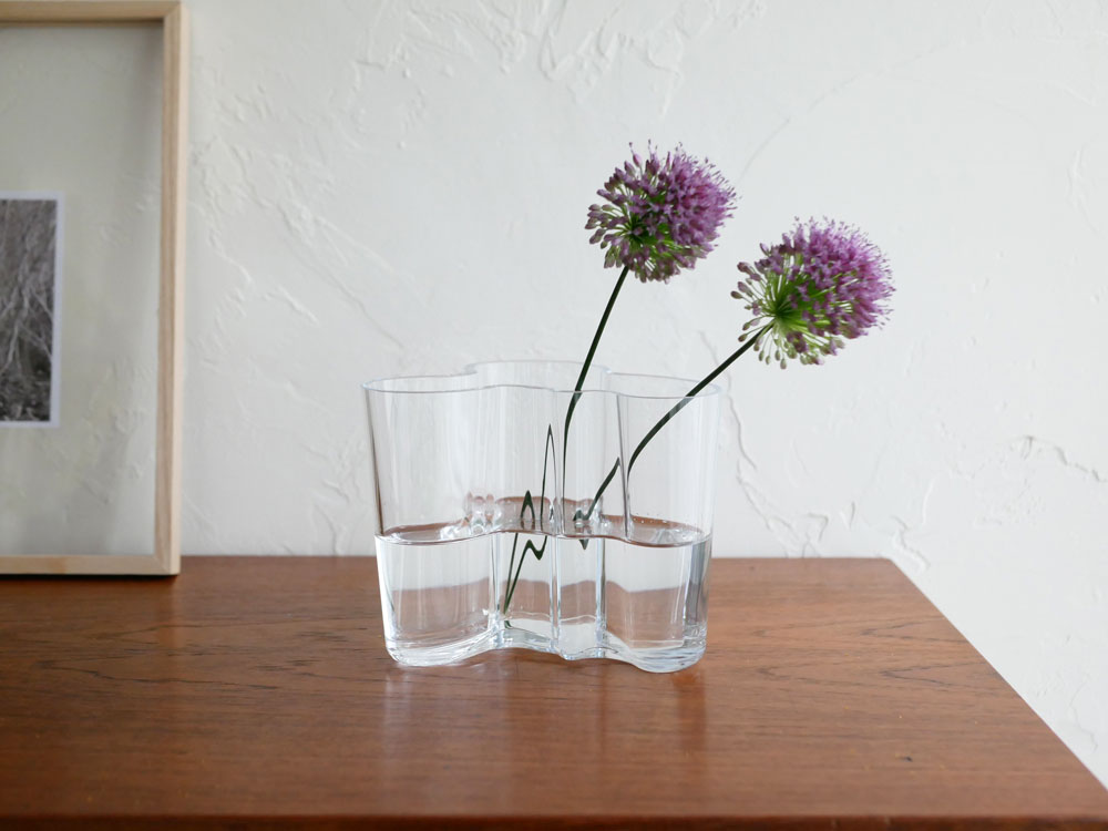 イッタラ　アルヴァ・アアルト コレクション ベース 120mm フラワーベース Amazon.co.jp: イッタラ (iittala) アルヴァ・アアルト