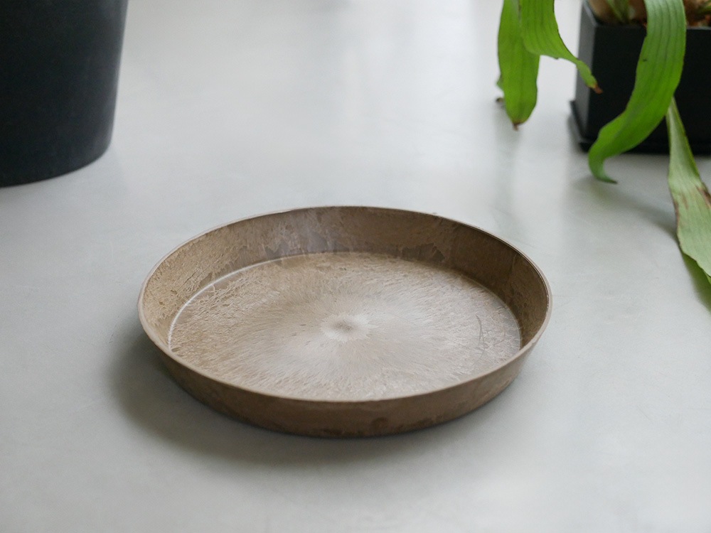 【amabro/アマブロ】水やりをコントロールできる ソーサー Mサイズ / ブラウン|ITEM - ALL