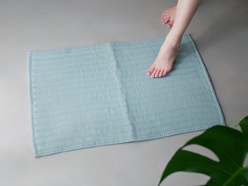 【OKATO】ゆったりサイズの足裏さらさらバスマット 75×50 ペールブルー|全ての商品