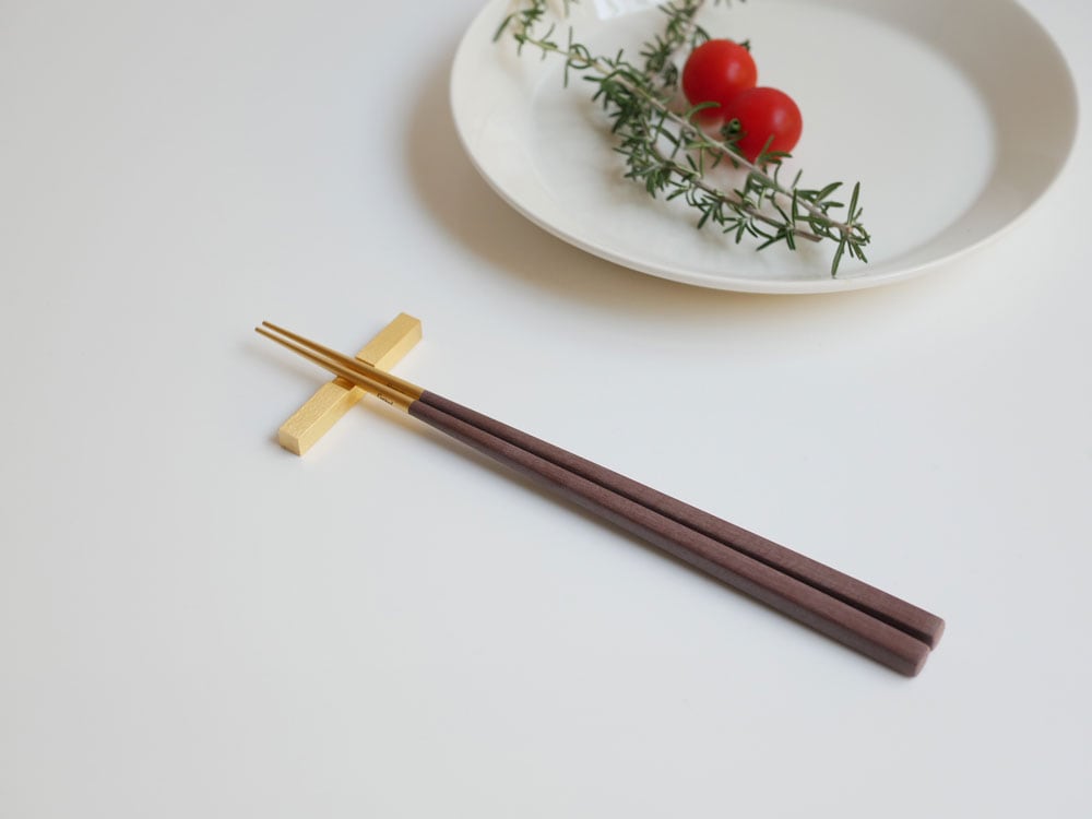 【Cutipol/クチポール】KUBE チョップスティック＆レスト 箸・箸置きセット ブラウンゴールド