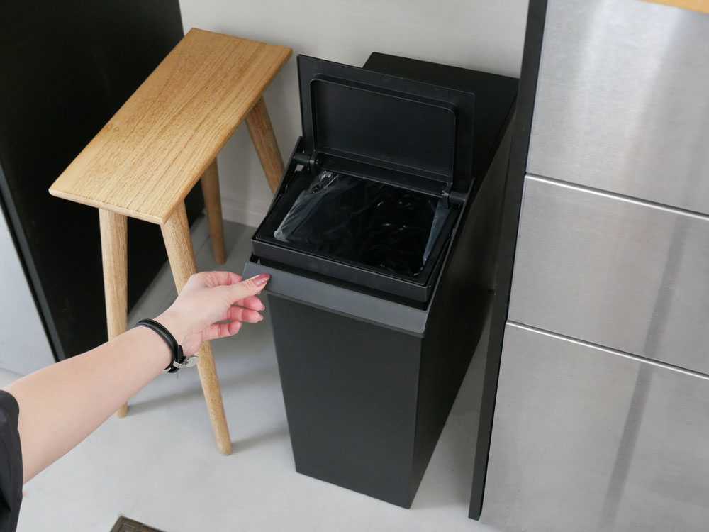 ��SOLOW��ê���ǻȤ��륹�������ȥܥå��� ��С������ץ� 30L / �֥�å�