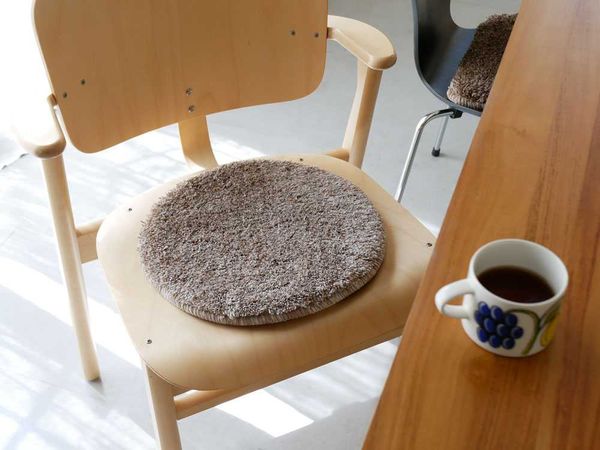 【＆NE/アンドエヌイー】洗える低反発シャギーチェアパッド マル / カフェブラウン