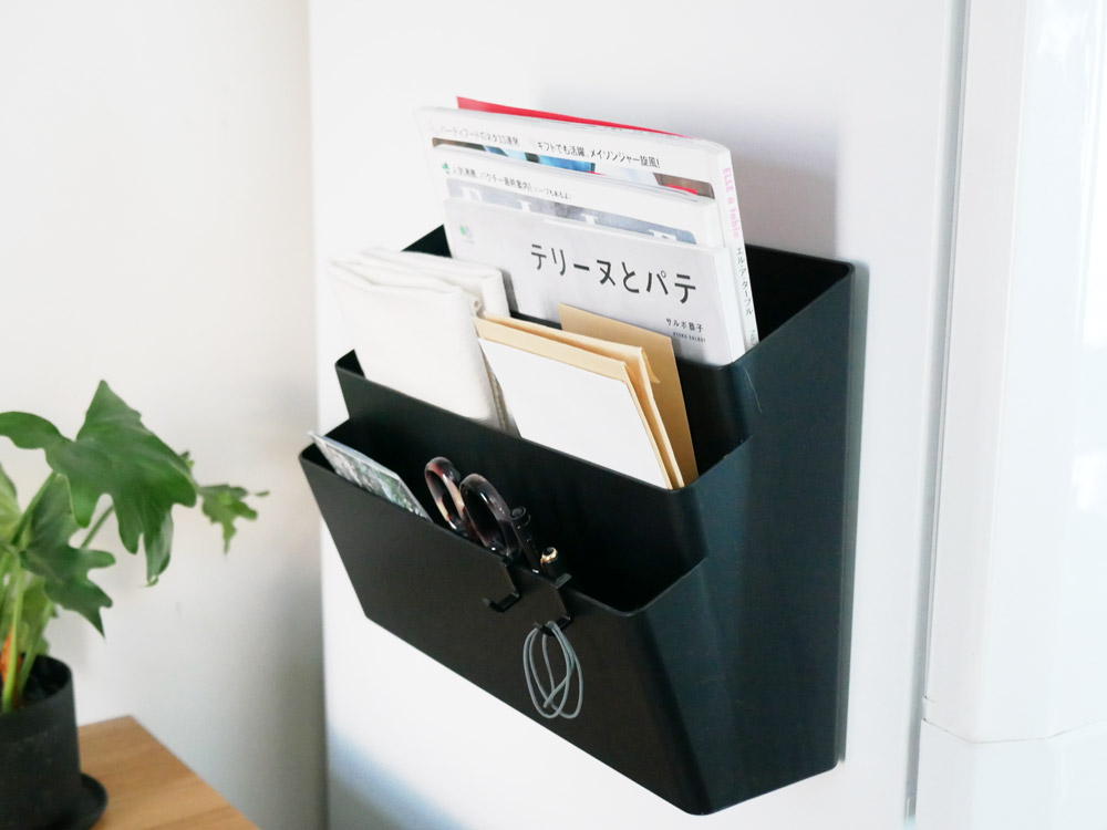 Tower タワー 冷蔵庫横マグネット収納ポケット 3段 ブラック 公式 インテリア雑貨の総合通販 ひなたライフ アプリnew Openキャンペーン実施中