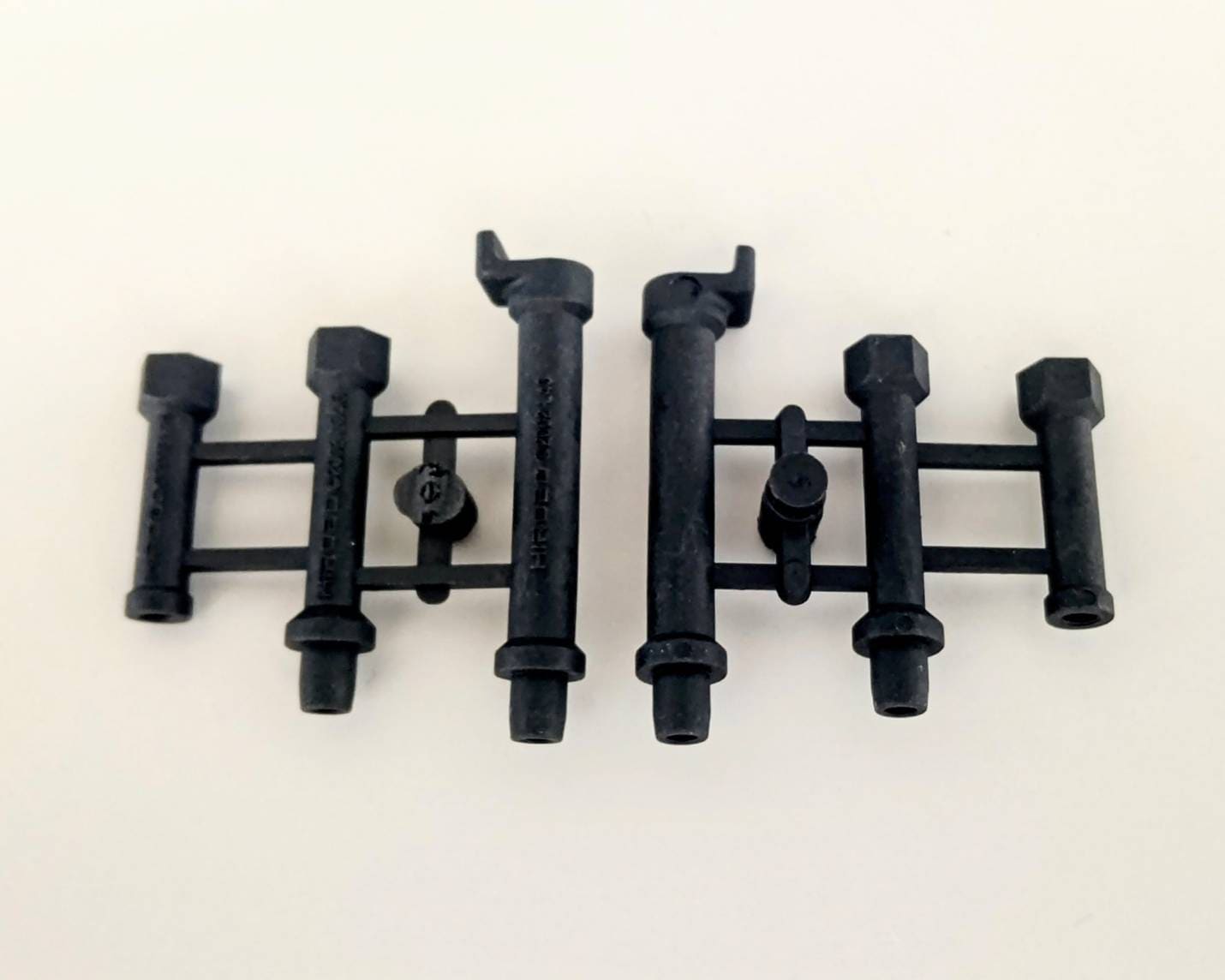 ヒロボー HIROBO パーツ 【0414-284】 キャビンクロスメンバーセット（残り部材わずか）別売部品あり.