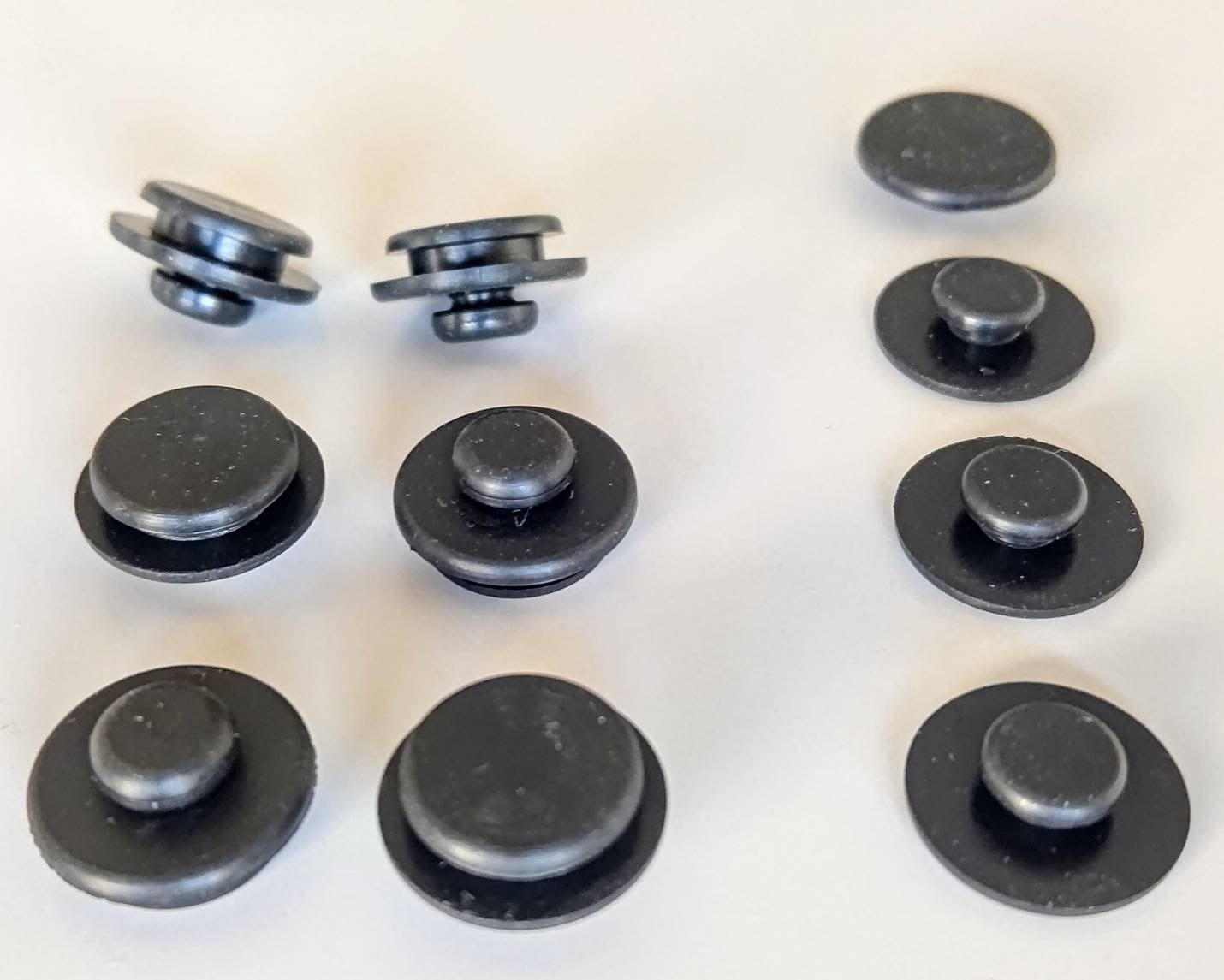 ヒロボー HIROBO パーツ 【0414-293】 E3 タンク防振ゴム（残り部材12個程度です）.