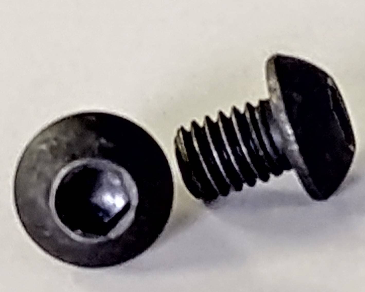 ヒロボー HIROBO パーツ 【2539-023】 ボタンボルト M3X4 .