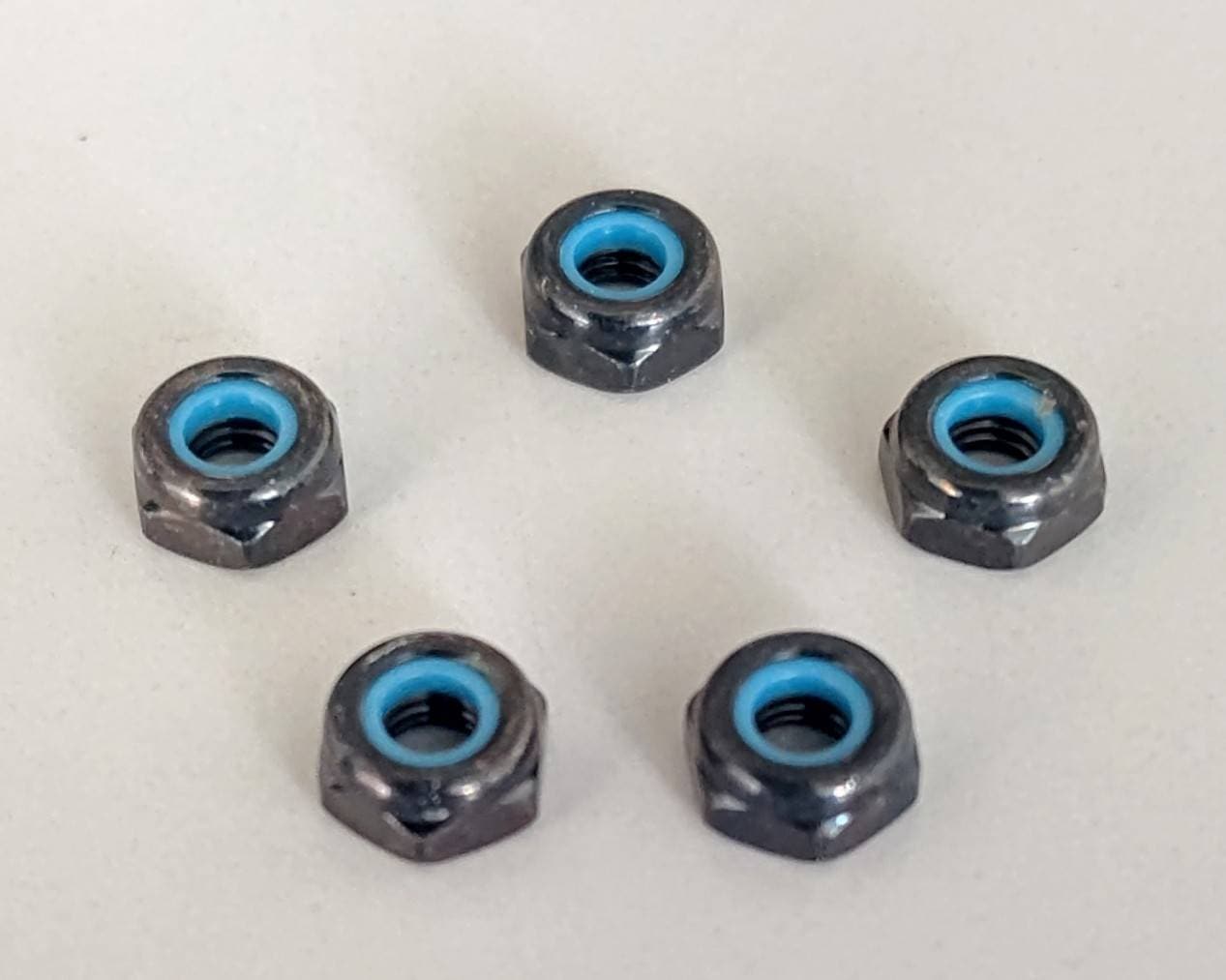 ヒロボー HIROBO パーツ 【2505-020】 M3 ナイロンナット 薄型 黒(残り部材わずか)5個