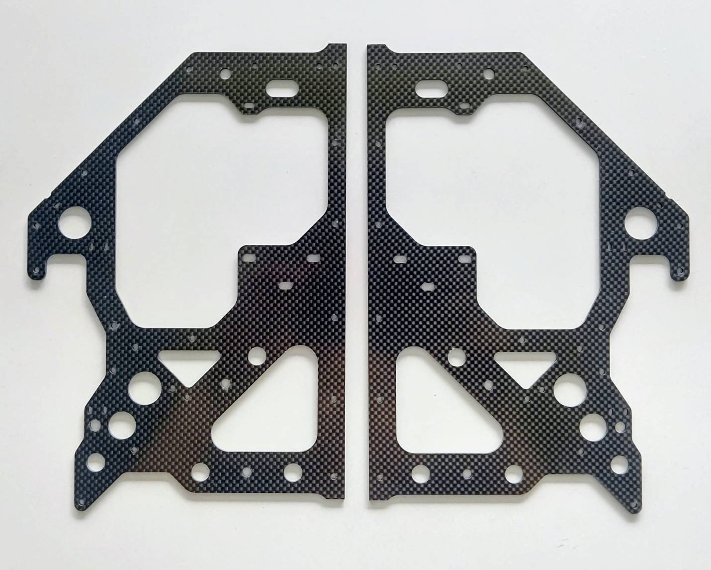 ヒロボー HIROBO パーツ 【0414-444】E3 メインフレーム(カーボン