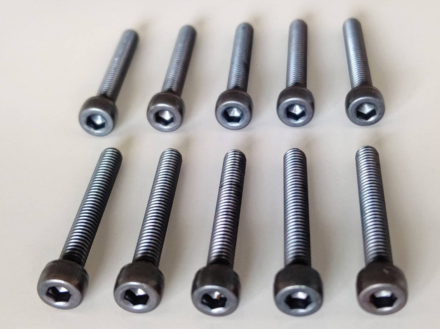 ヒロボー HIROBO パーツ 【2532-047】 キャップスクリュー M4X28 @