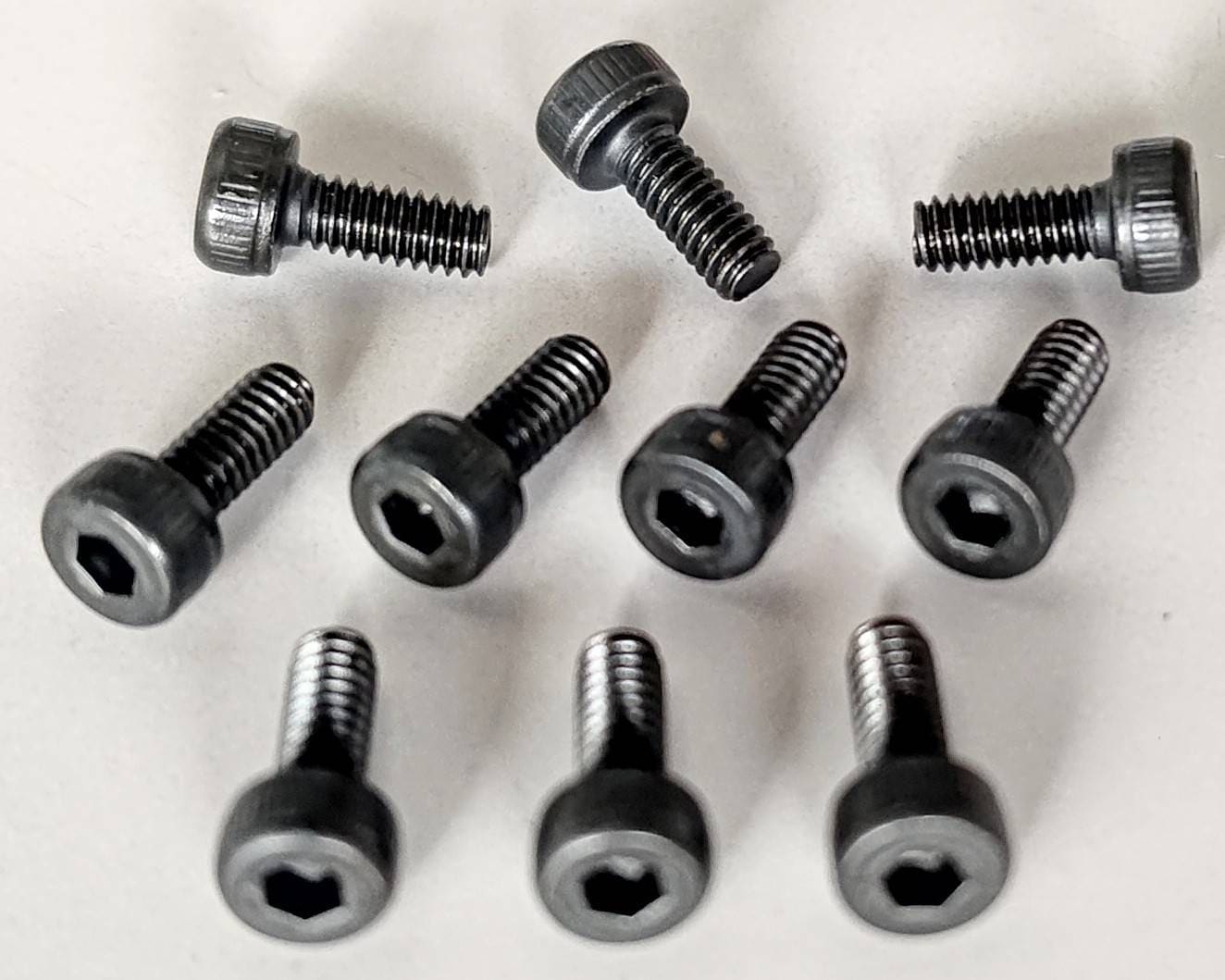 ヒロボー HIROBO パーツ 【2532-036】 キャップスクリュー M2X5(残り部材わずか).