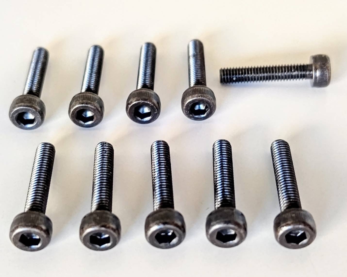 ヒロボー HIROBO パーツ 【2532-015】 キャップスクリュー M3X15 .