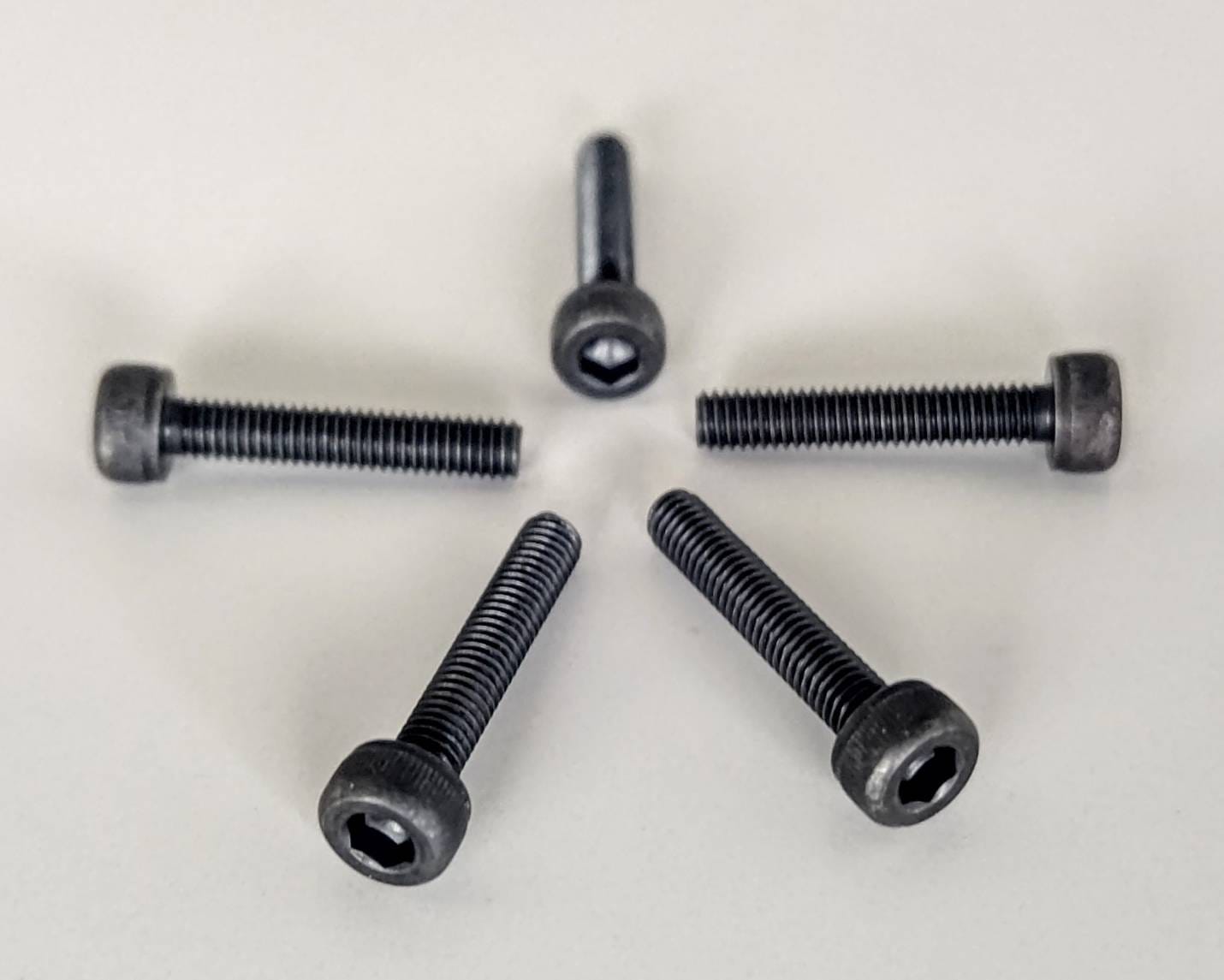 ヒロボー HIROBO パーツ 【2532-005】 キャップスクリュー M3X16(5個)(残り部材わずか)