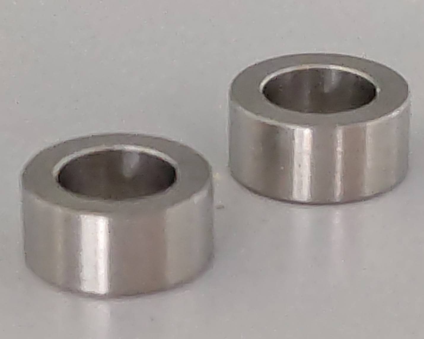 ヒロボー HIROBO パーツ 【2521-151】 ELS17 カラー 4X6.5X3.1(残り部材わずか).