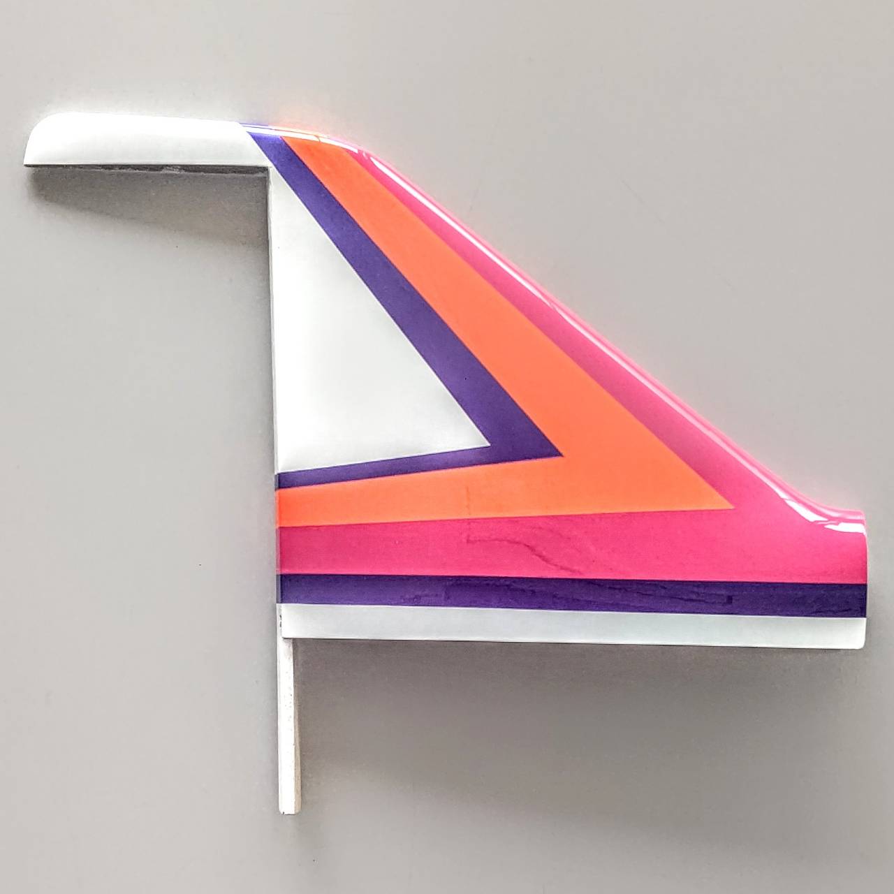 ヒロボー HIROBO パーツ 【0004-146】ストリーム90 AD FRP垂直尾翼【最終在庫】