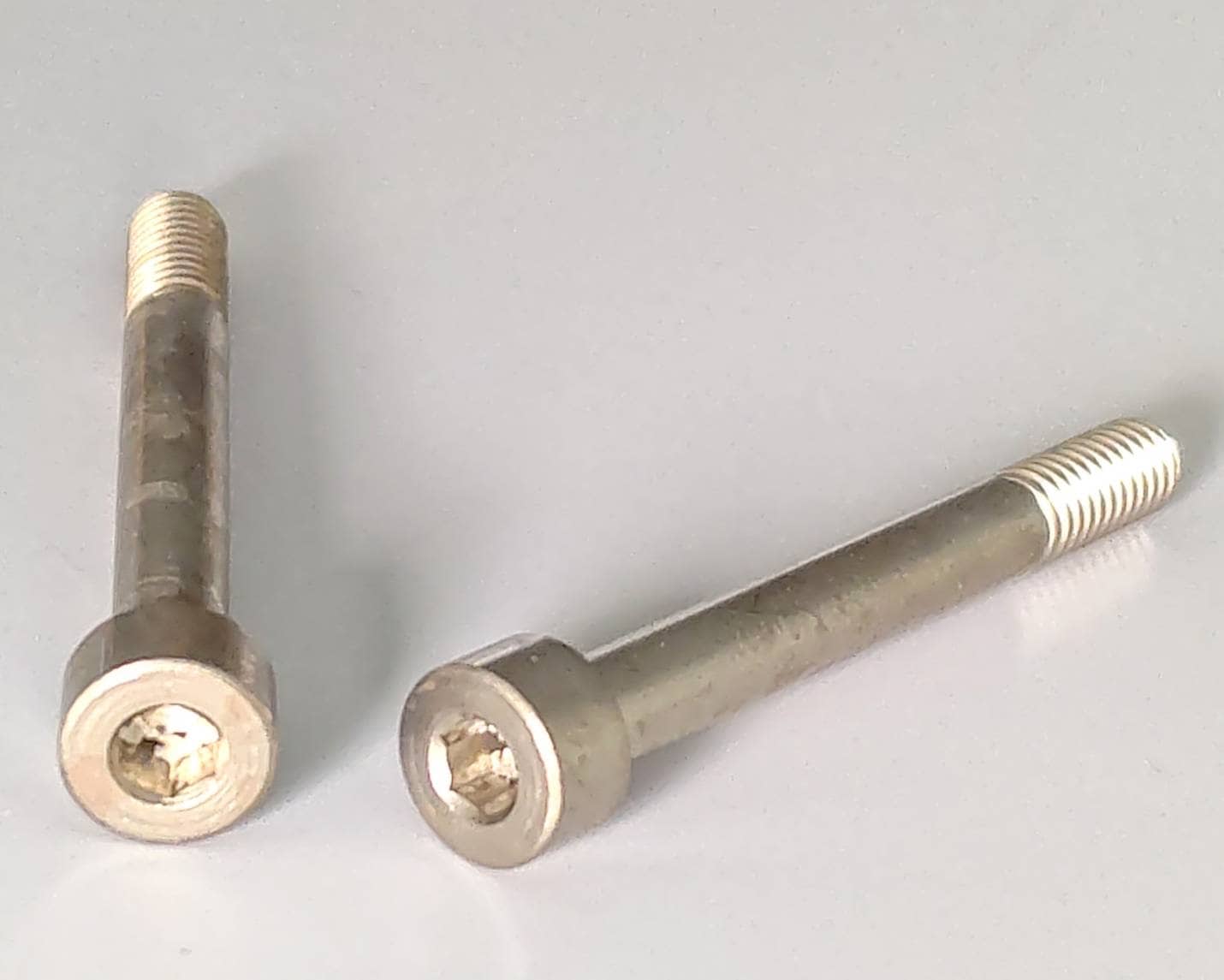 ヒロボー HIROBO パーツ 【2532-044】焼入れドラッグボルトM4X35 (再生産).