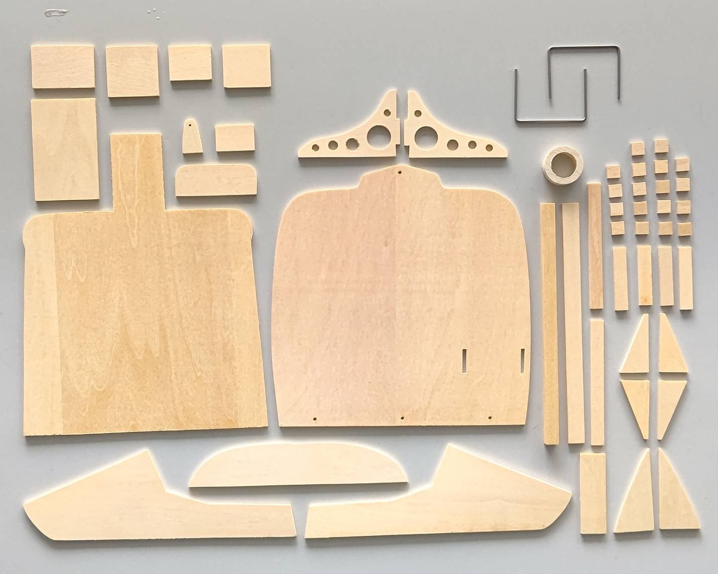 ヒロボー HIROBO パーツ 【0414-274】 EC135 アクセサリー胴枠セット（再生産）【販売終了】