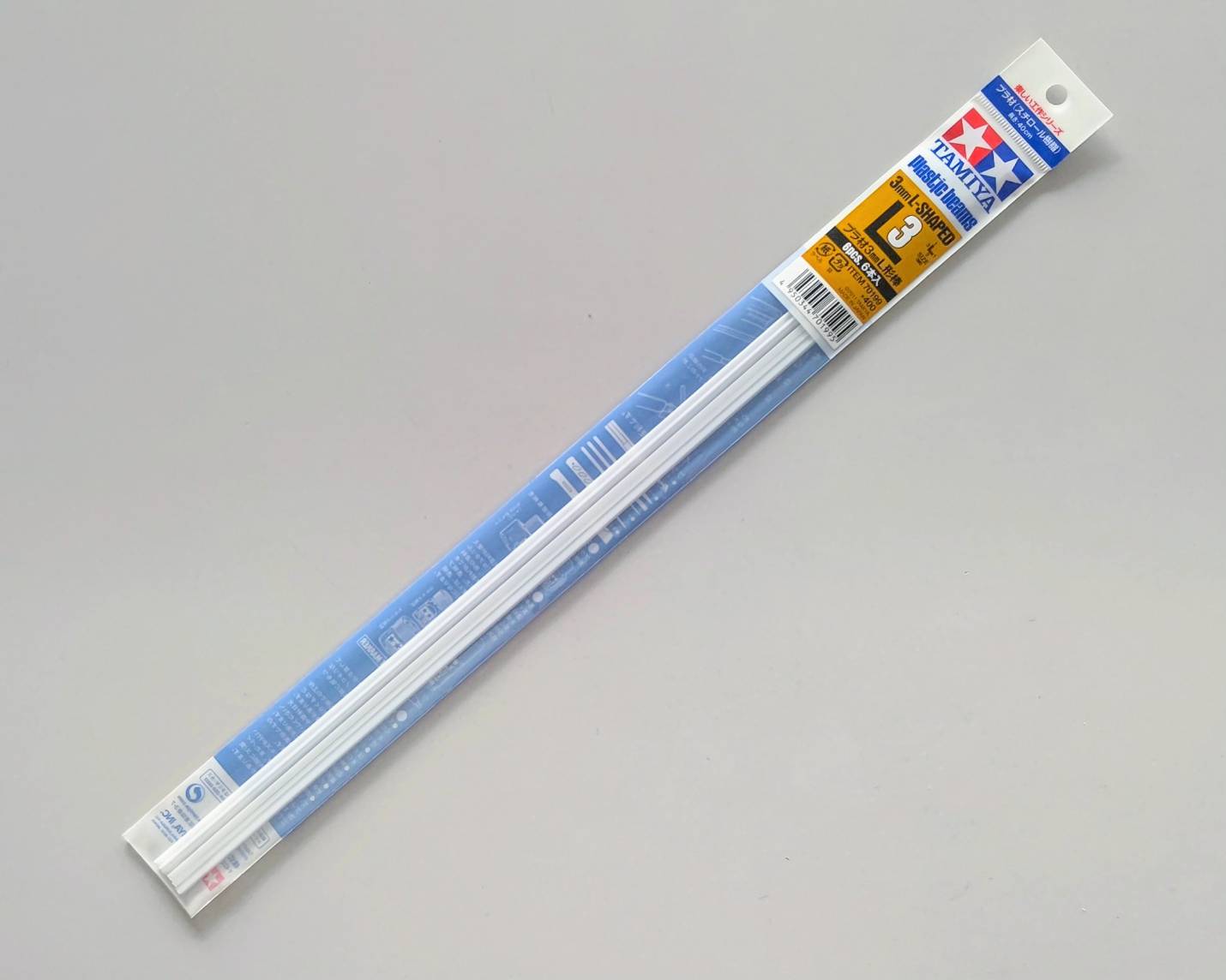 ☆ ジャンク品  【04003】TAMIYA 田宮 プラ材 3mmL形棒 6本 長さ40cm 70199-400（スチロール樹脂）（デッドストック）