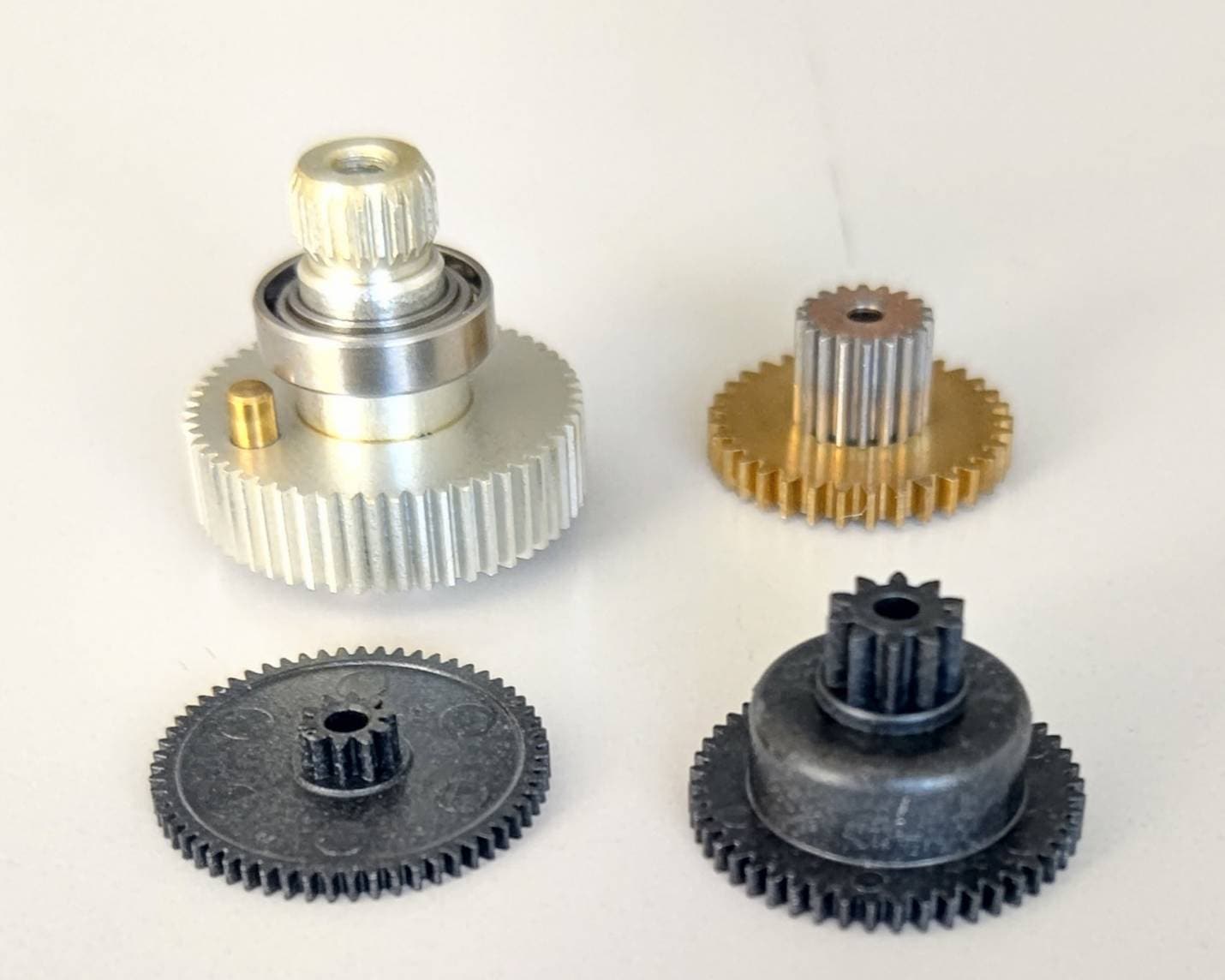 ☆ ジャンク品 【4009】FUTABA 双葉 BS3212 サーボギヤーセット No.19