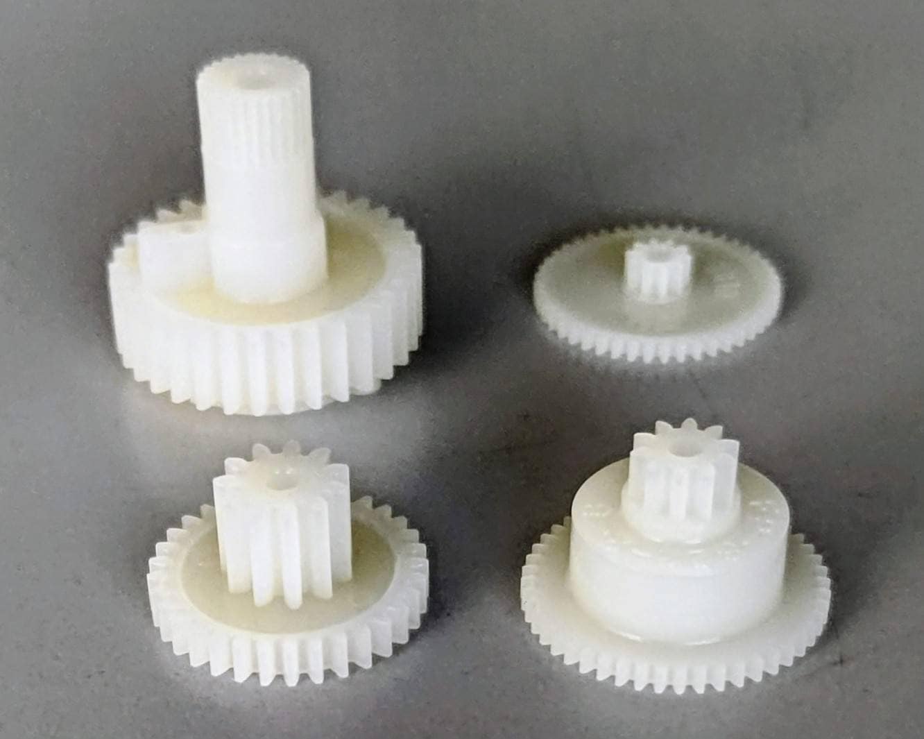 ☆ ジャンク品  【4006】FUTABA 双葉 BS3162 サーボギヤーセット No.3   S131SH,S9401,S9403用（デッドストック）