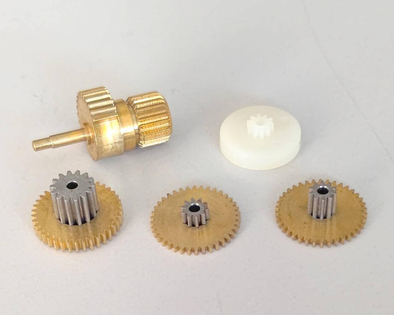 ☆ ジャンク品  【4014】FUTABA 双葉 BS3196 サーボギヤーセット   S5102用（デッドストック）