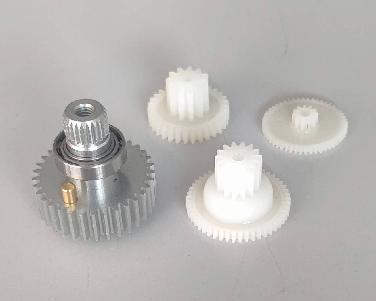 ☆ ジャンク品 【4012】FUTABA 双葉 BS3248 サーボギヤーセット No.32