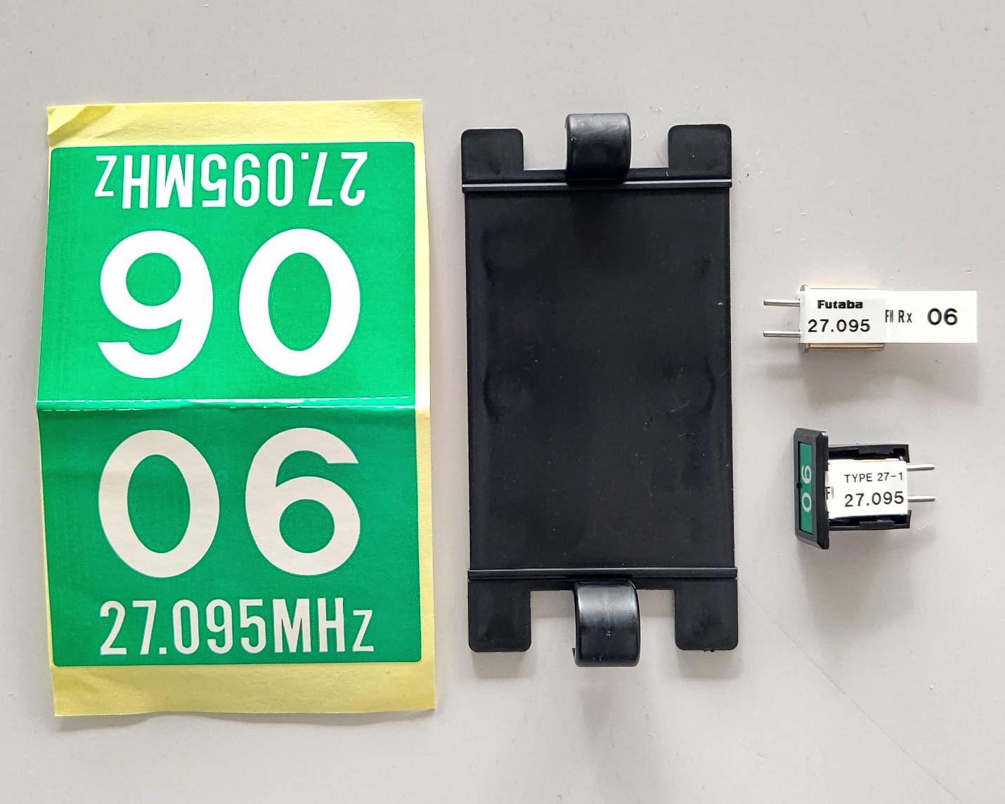 ☆ ジャンク品  【4057】Futaba BD0418 XTALセット FM27MHZ帯 （デッドストック）