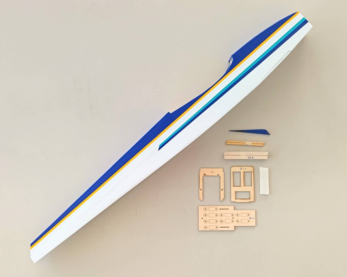 ヒロボー HIROBO パーツ 【0004-475】トレンドスター30EP胴体セット　アウトレット・返品交換不可【在庫限り】＊M9