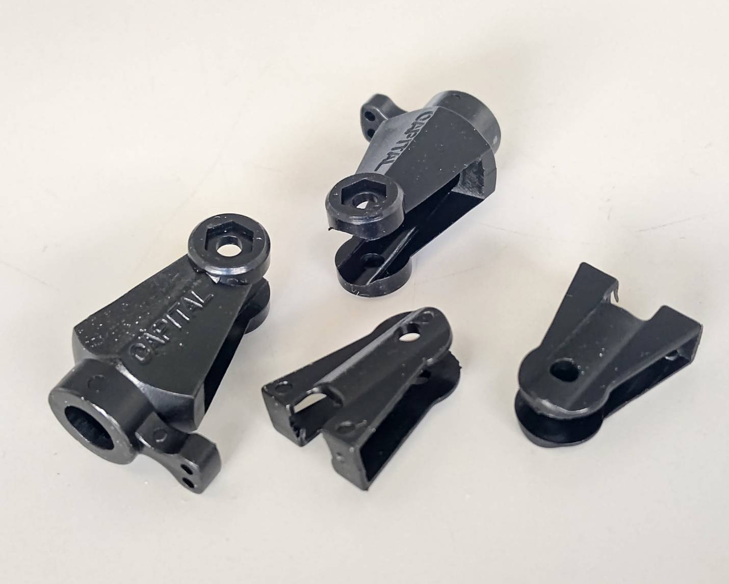 ☆ ジャンク品  【4154】CAPITAL 23063 30用テールグリップ（プラのみ）（デッドストック）