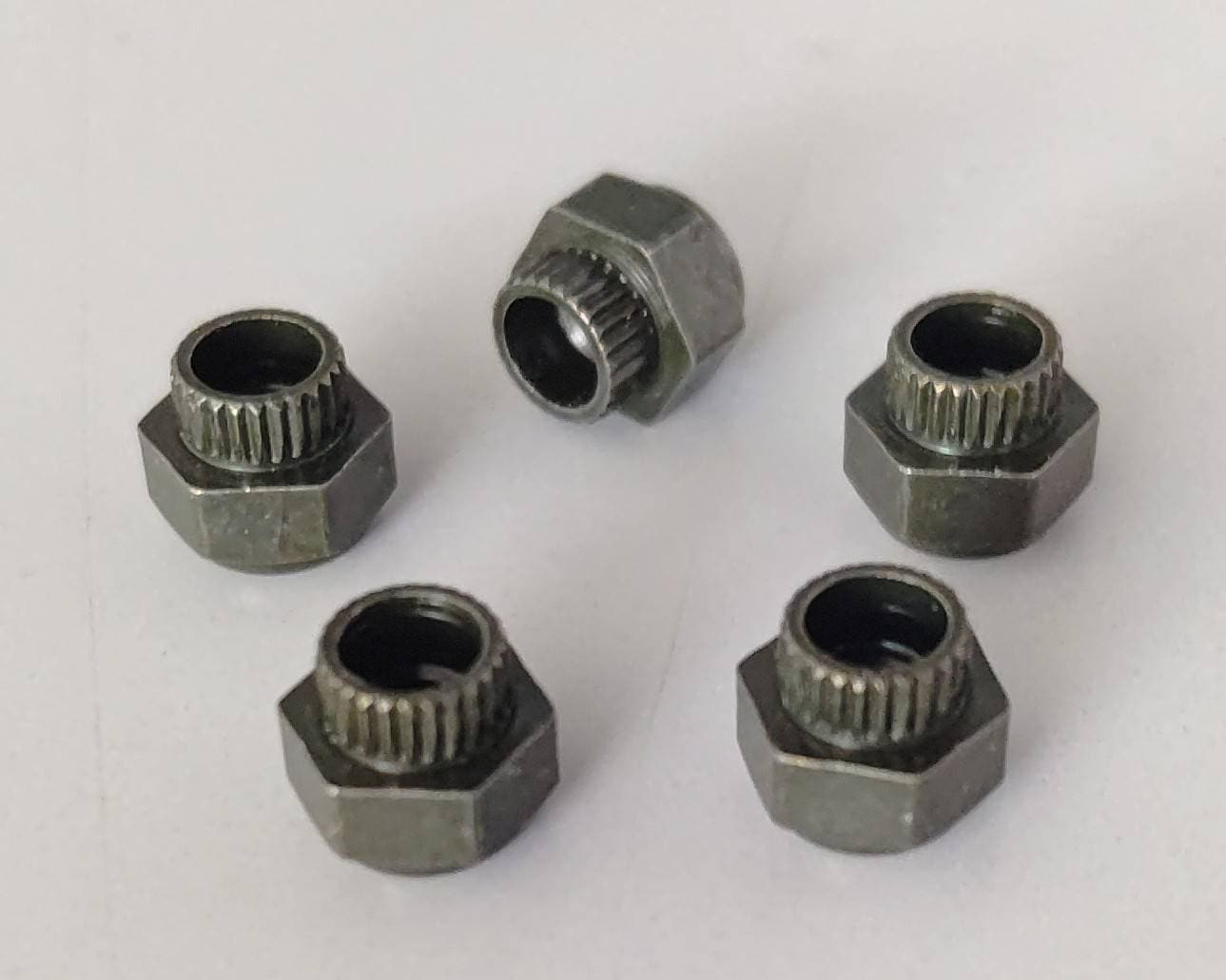 ☆ ジャンク品  【4153】CAPITAL 08108  M3打ち込み六角ナイロンナット5個（プラのみ）（デッドストック）