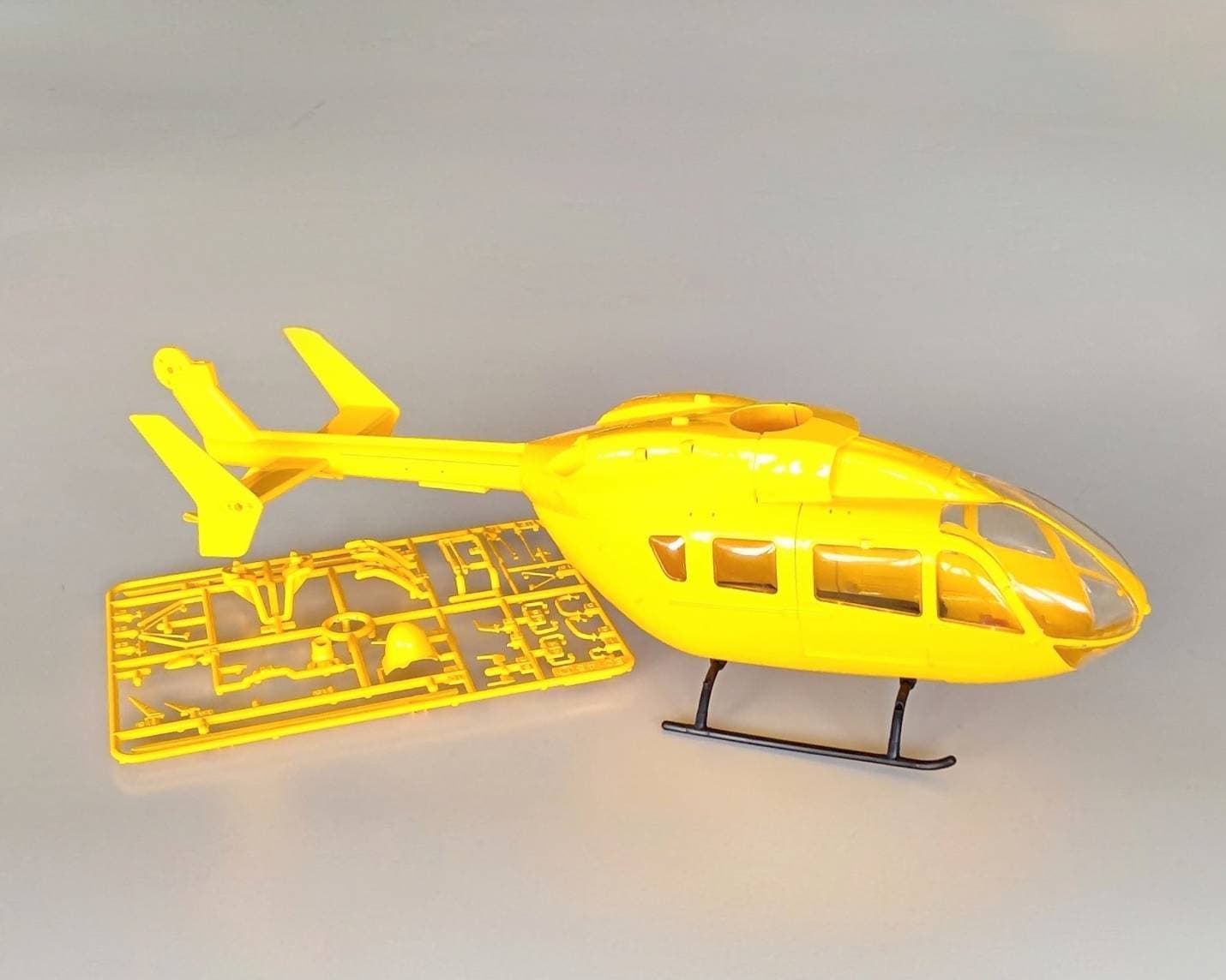 ☆ ジャンク品 【4191】EC145ボディ 黄色 展示品 未保証（アウトレット