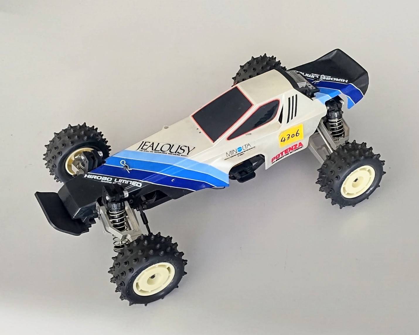☆ ジャンク品  【4306】中古品RCカー（アウトレット・返品不可）【在庫限り】