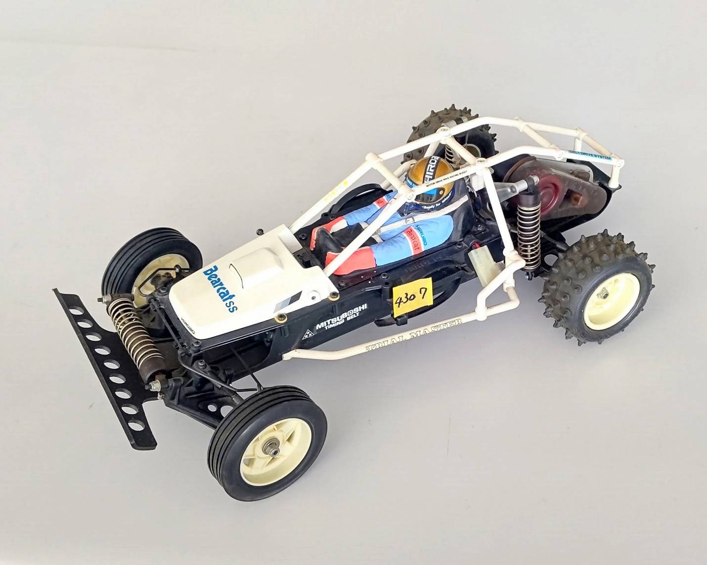 ☆ ジャンク品  【4307】中古品RCカー（アウトレット・返品不可）【在庫限り】