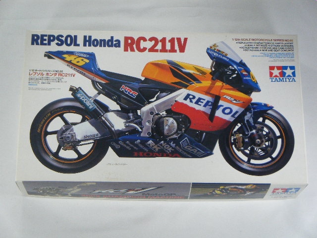 【未開封品】タミヤ 1／6 レプソル ホンダ HONDA RC211V ’06 レプソル ホンダ RC211V (プラモデル) - ホビーサーチ カーモデル