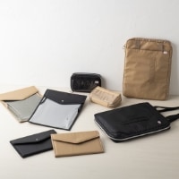 モチハコビ A4 二つ折りリフィルバインダー ベージュ |ヒサゴ