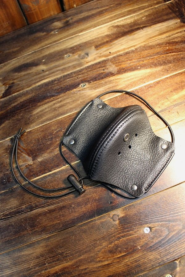 KADOYA カドヤ　LEATHER MASK COVER 本革　黒　ブラック カドヤ(KADOYA) KEEP DISTANCE LEATHER MASK COVER レザーマスクカバー