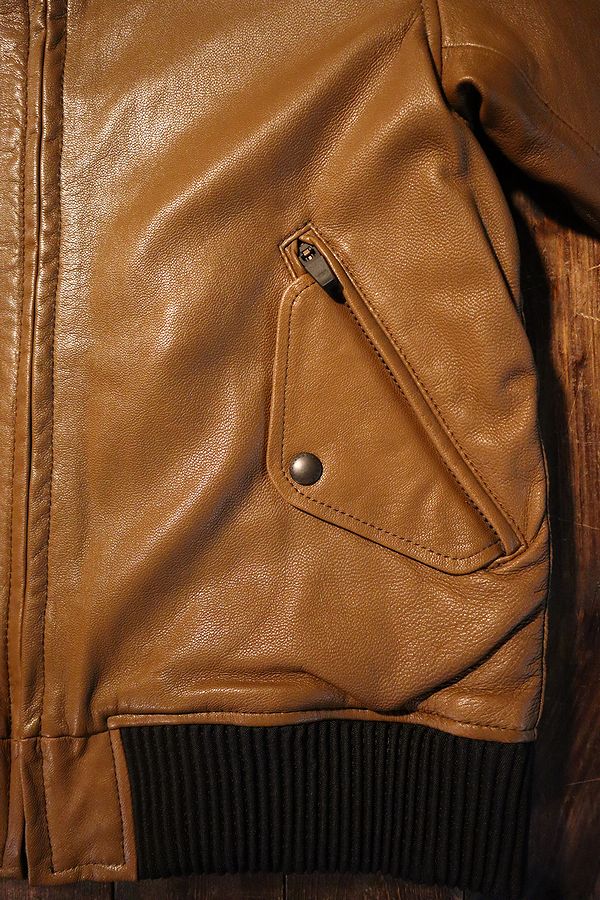 KADOYA(���ɥ�)��MAVERICK���ޡ��٥�å����쥶�����ܥޡ����㥱�åȡ��֥饦��