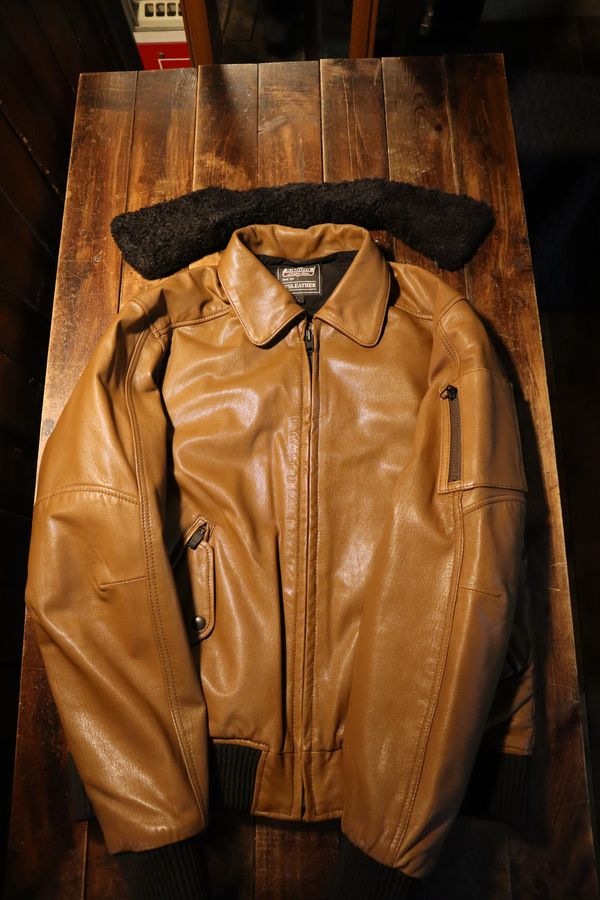 KADOYA(���ɥ�)��MAVERICK���ޡ��٥�å����쥶�����ܥޡ����㥱�åȡ��֥饦��