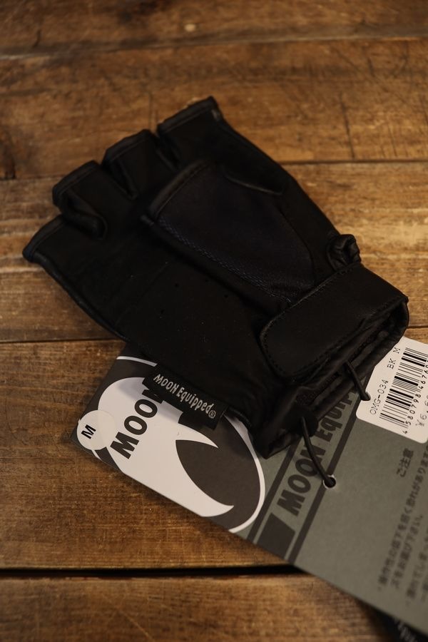 MOONEYES���ࡼ�󥢥�����OMG-034 HALF FINGER GLOVE����������Ⱦ�إ������֡��֥�å�