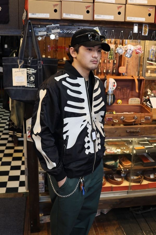 VANSONバンソン NVJK-2502 ナイロンツイルJKT 刺繍ボーン柄 ブラック