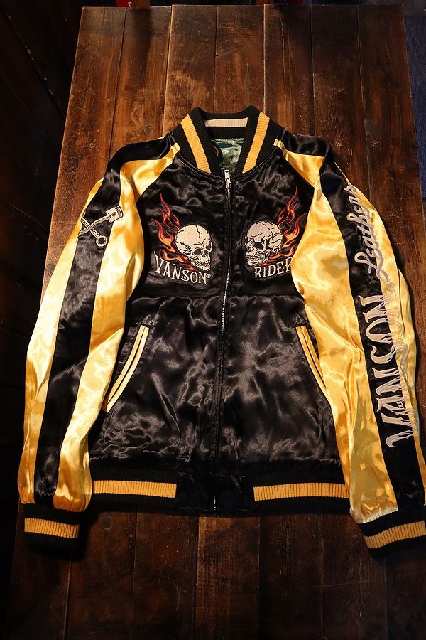 ✨美品✨ VANSON バンソン スカル刺繍 リバーシブル スカジャン　Mサイズ VANSON バンソン リバーシブル スカジャン スカル刺繍 ジャケット L