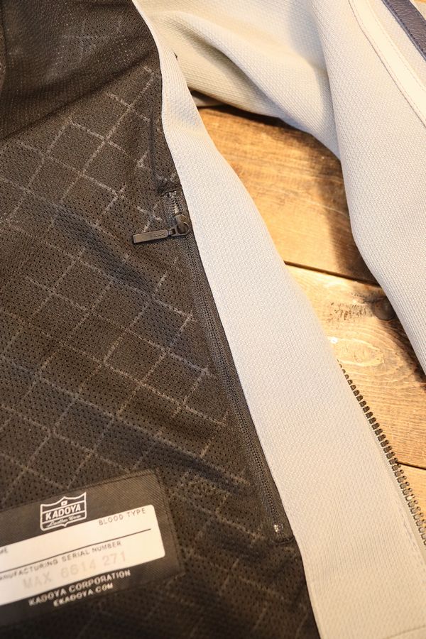 KADOYA(���ɥ�) 90��ǯ�����ǥ롡THOMPSON-XC �ȥ�ץ���-XC����å��奸�㥱�åȡ��ץ��ƥ�������Ǽ�ݥ��å��դ������졼