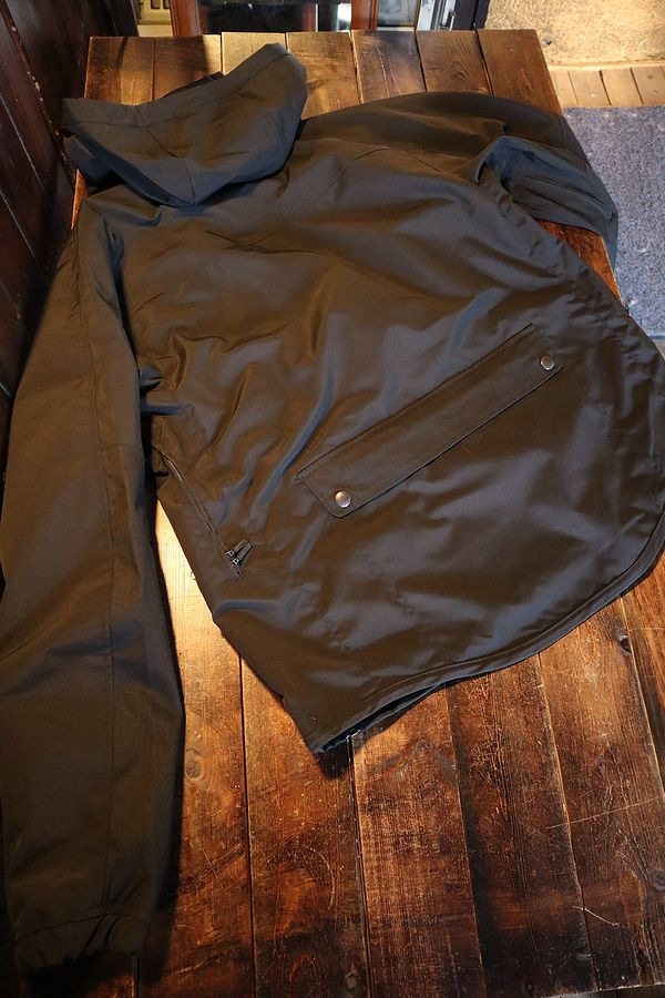 ���ɥ�(KADOYA)��ALTER KEIS�ʥ��륿�������ˡ�ROUND ZIP ANORAK���饦��ɥ��åץ��Υ�å����֥�å�