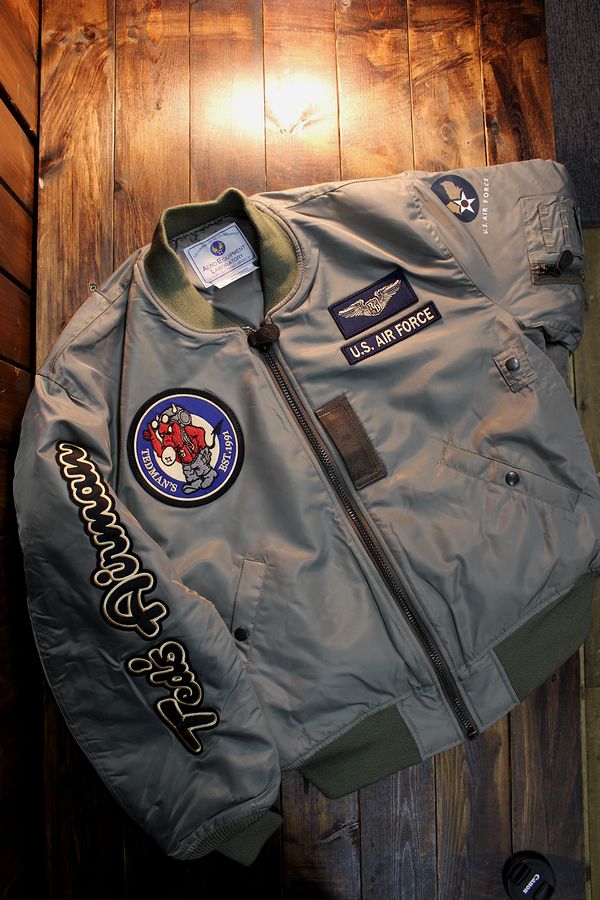 ���վ���TEDCOMPANY �ƥåɥޥ�TMA-550 MA-1���ե饤�ȥ��㥱�åȡ�P.GRAY